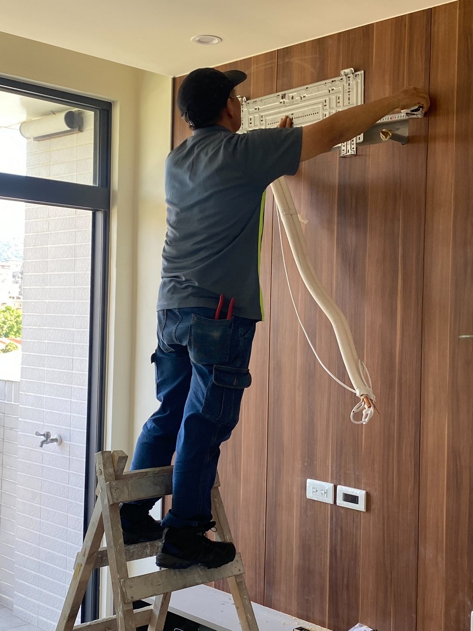 �j��N��w�ˤu�{